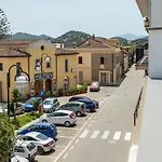 住宿加早餐酒店 Domu Qirat - Authentic With Private Terraces 3*