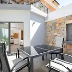 Domu Qirat - Authentic With Private Terraces 住宿加早餐酒店 托尔托利
