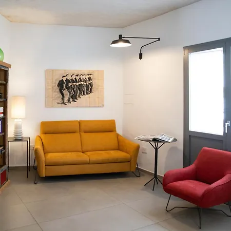 Domu Qirat - Authentic With Private Terraces Oda ve Kahvaltı Tortolì