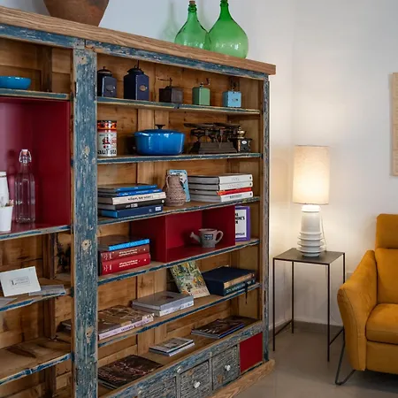 Domu Qirat - Authentic & Terraces Bed & Breakfast