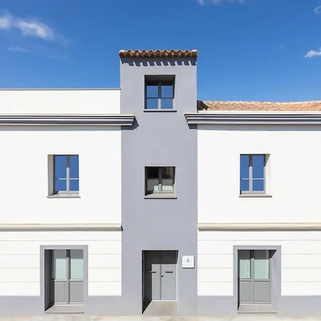 Domu Qirat - Authentic With Private Terraces