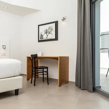 Domu Qirat - Authentic With Private Terraces