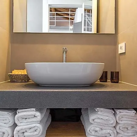 Frühstückspension Domu Qirat - Authentic With Private Terraces 3*
