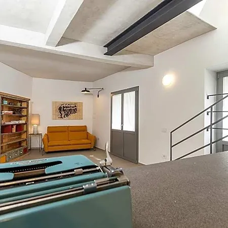Domu Qirat - Authentic With Private Terraces
