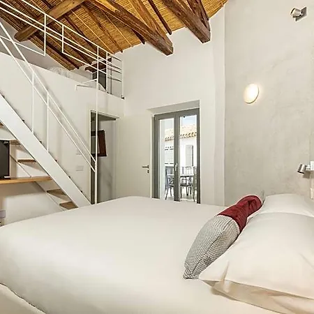 Frühstückspension Domu Qirat - Authentic With Private Terraces 3*